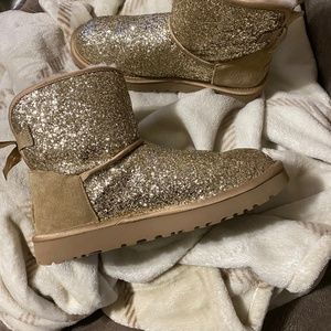 glitter gold bailey bow II uggs